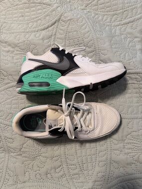 Nike White Black Mint Green Air Max Athletic Sneakers - size 6/EU 36.5